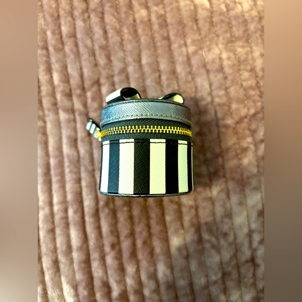 Henri Bendel RARE Striped Ring Box - Picture 1 of 9